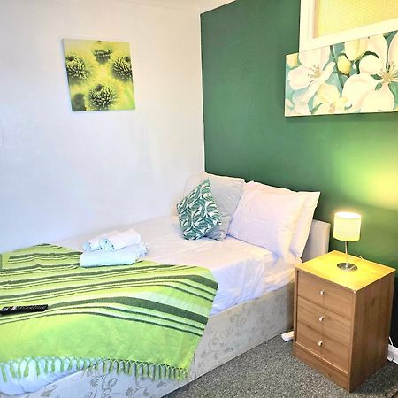Gillings Villa -Perfect For Long & Short Stays Gillingham  Extérieur photo
