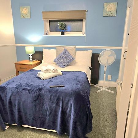 Gillings Villa -Perfect For Long & Short Stays Gillingham  Extérieur photo