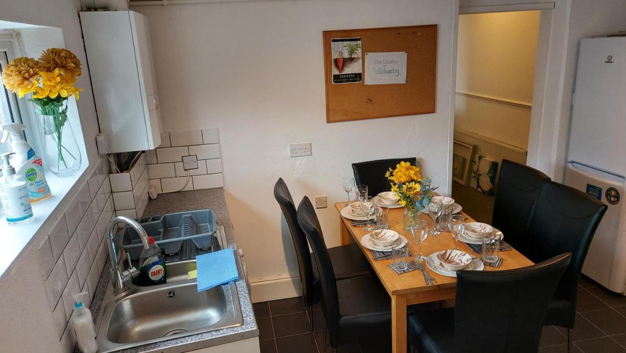 Gillings Villa -Perfect For Long & Short Stays Gillingham  Extérieur photo