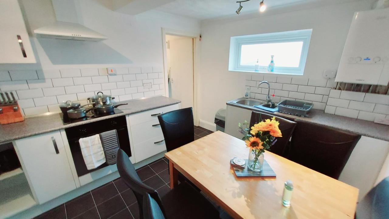 Gillings Villa -Perfect For Long & Short Stays Gillingham  Extérieur photo