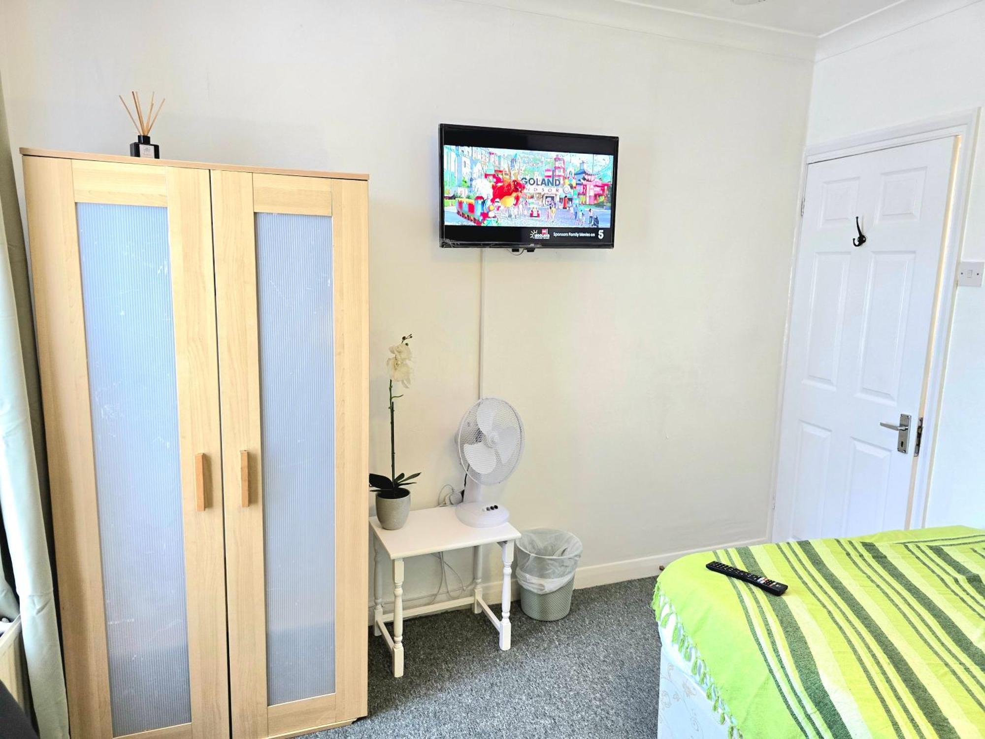 Gillings Villa -Perfect For Long & Short Stays Gillingham  Extérieur photo