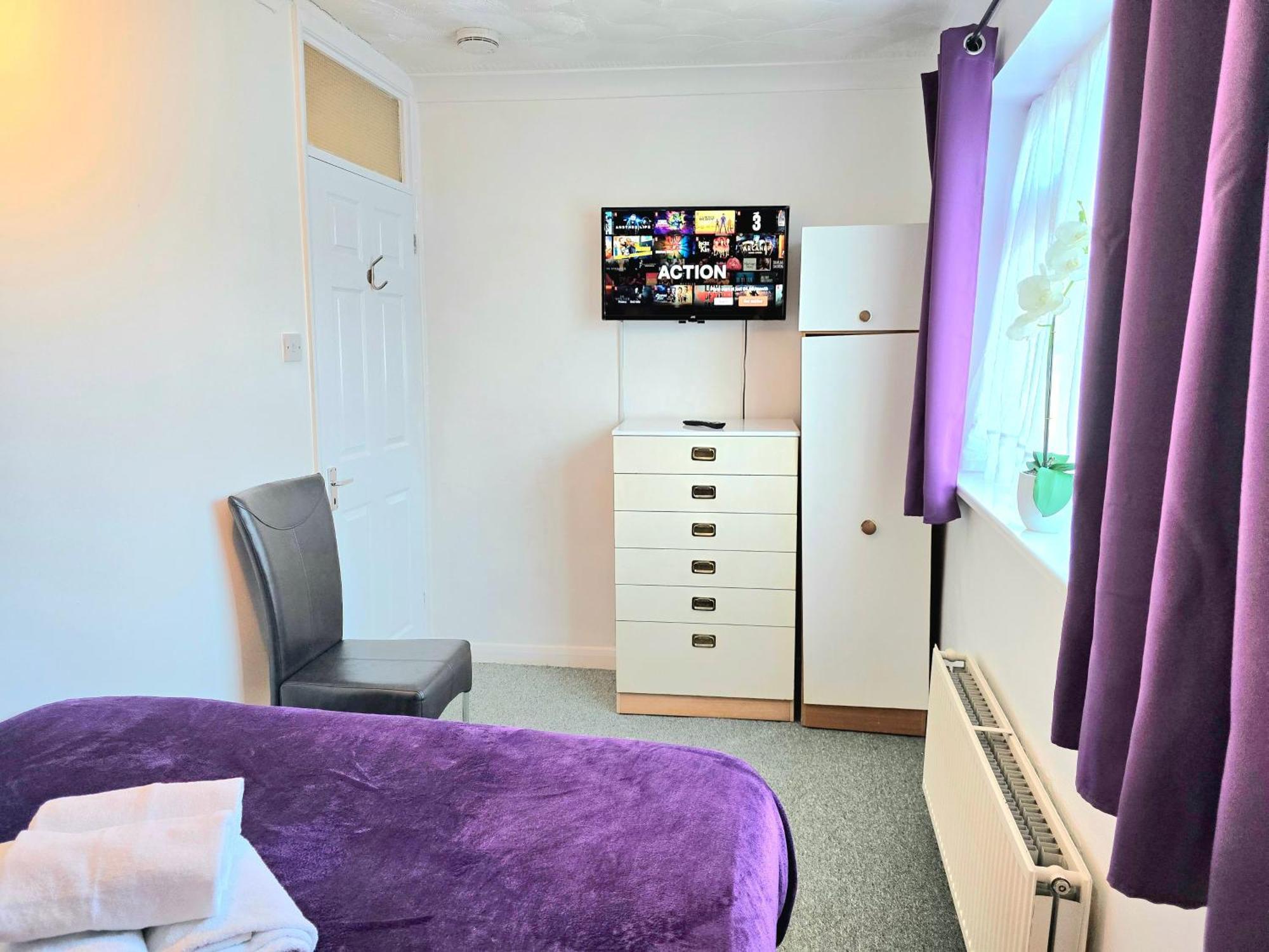 Gillings Villa -Perfect For Long & Short Stays Gillingham  Extérieur photo